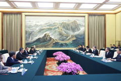 丁薛祥会见亚洲开发银行执行董事访问团