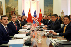 中美在西班牙就有关经贸问题举行的会谈进入第二天