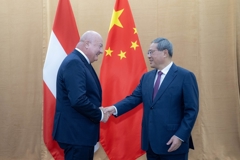 李强会见奥地利总理施托克尔