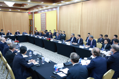 李强同美国友好团体座谈