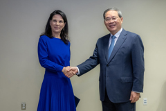 李强会见第80届联合国大会主席贝尔伯克