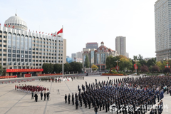 庆祝中华人民共和国成立76周年 自治区隆重举行升国旗仪式