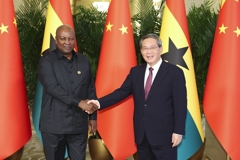 李强会见加纳总统马哈马