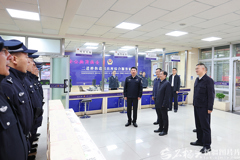 陈小江看望慰问节日期间坚守岗位的一线政法干警时强调 坚守为民情怀 营造平安祥和的社会环境和节日氛围