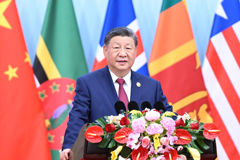 习近平出席全球妇女峰会开幕式并发表主旨讲话