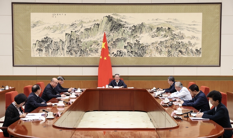 李强主持国务院第十六次专题学习XxjpsgC000527_20251015_PEPFN0A001_副本.jpg