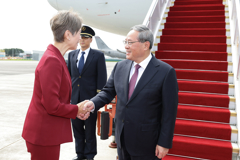 李强抵达新加坡开始正式访问