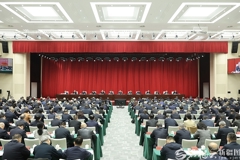 全区干部大会召开 深入学习宣传贯彻党的二十届四中全会精神 
努力建设社会主义现代化新疆