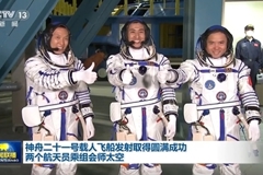神舟二十一号载人飞船发射取得圆满成功 两个航天员乘组会师太空