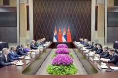 李强会见塞尔维亚总理马楚特