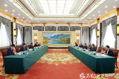 陈小江艾尔肯·吐尼亚孜会见乌兹别克斯坦驻华大使阿尔济耶夫