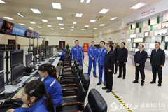 陈小江在克拉玛依调研