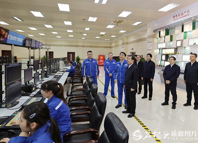 陈小江在克拉玛依调研