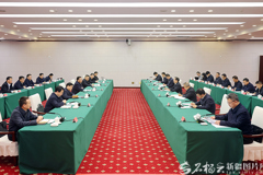 陈小江艾尔肯·吐尼亚孜会见中国铁建董事长戴和根