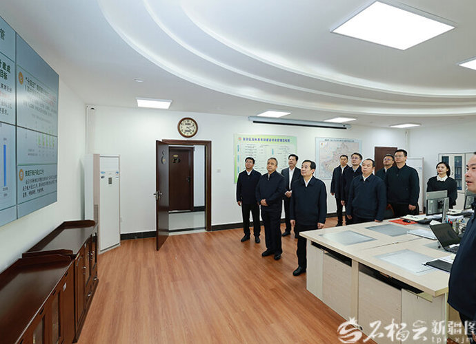 陈小江艾尔肯·吐尼亚孜在自治区农业农村厅调研座谈