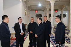 陈小江艾尔肯·吐尼亚孜在和田调研