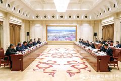 陈小江艾尔肯·吐尼亚孜会见乌兹别克斯坦锡尔河州州长图尔济莫夫