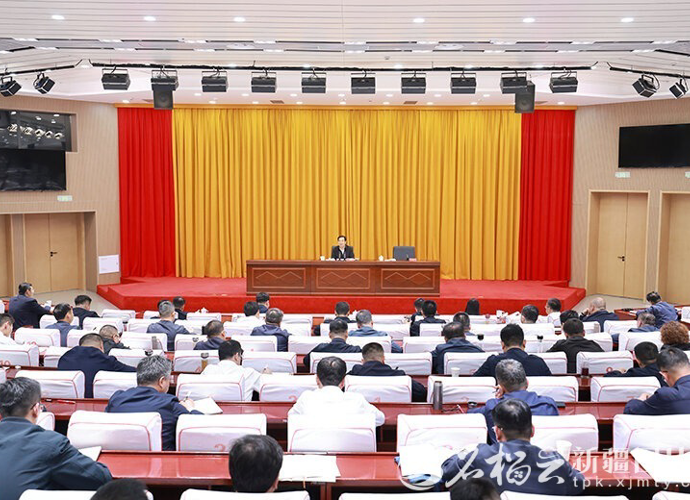 陈小江为第二期县市区党政正职培训班授课