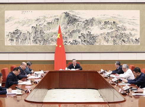李强主持国务院第二十次专题学习