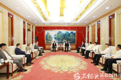 陈小江会见港区省级政协委员联谊会新疆参访交流团一行
