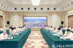 陈小江艾尔肯·吐尼亚孜会见中国南水北调集团董事长汪安南