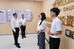 支现伟在和布克赛尔县调研时强调 夯实人才支撑 筑牢法治根基 壮大特色产业 走符合自身特点的高质量发展路子