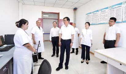 支现伟在地区卫生健康系统调研