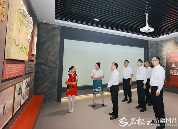 陈小江在和田地区调研