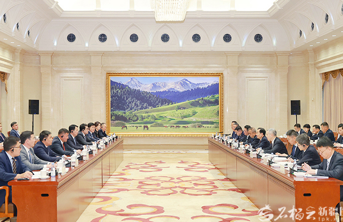 陈小江艾尔肯·吐尼亚孜会见吉尔吉斯斯坦副总理阿昆别科夫