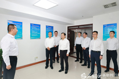 陈小江艾尔肯·吐尼亚孜在自治区商务厅调研座谈